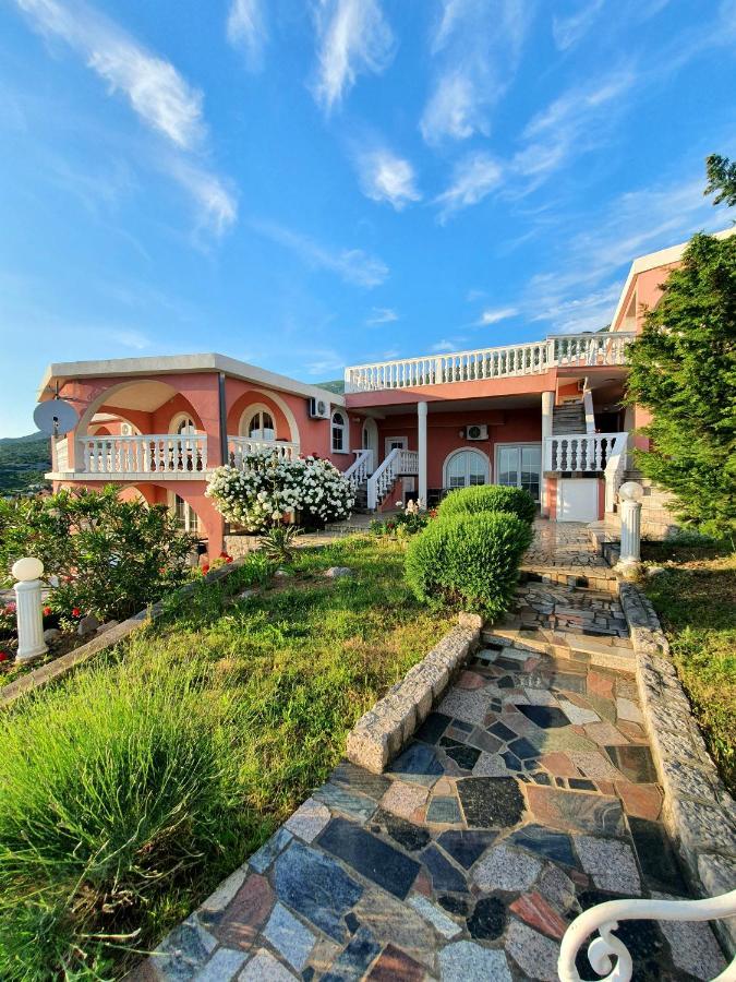 Villa Lilly سيساريكا المظهر الخارجي الصورة
