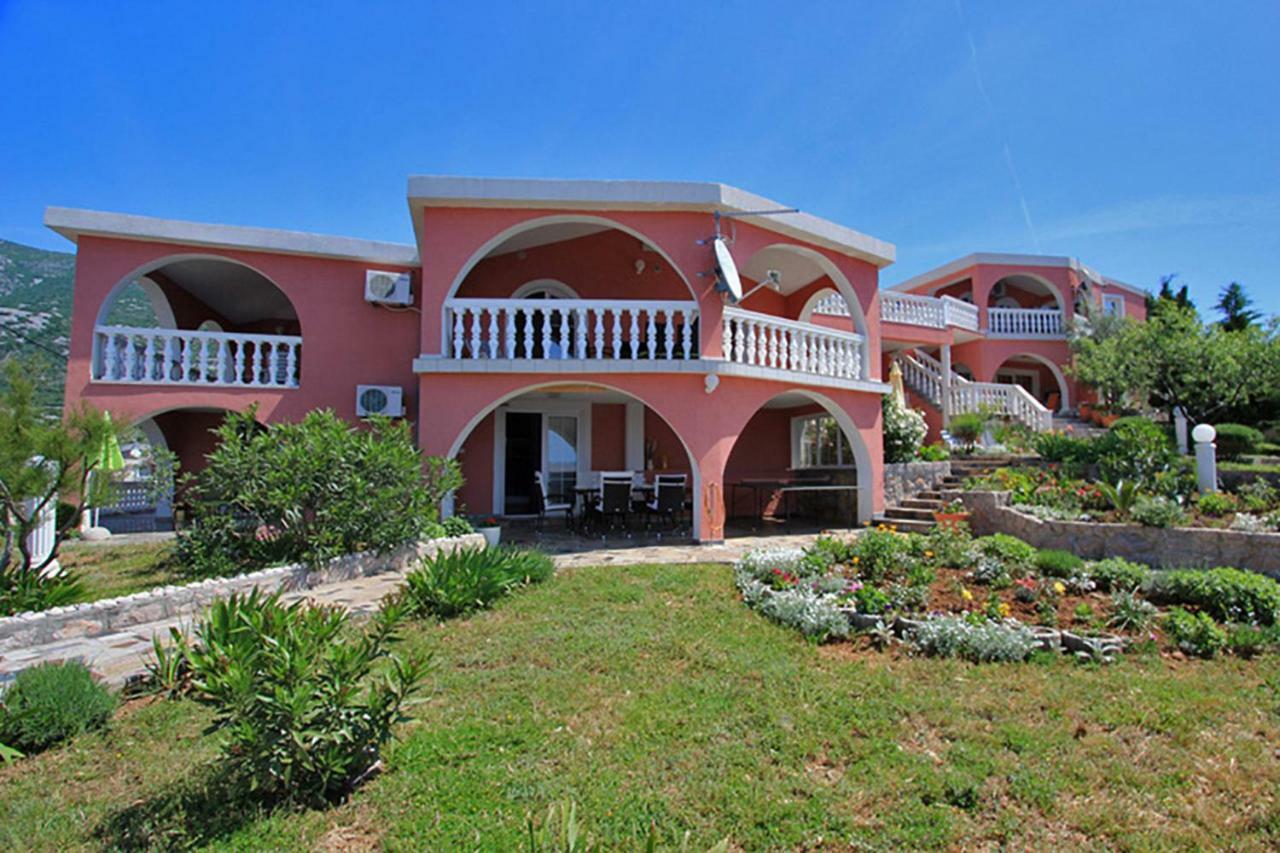 Villa Lilly سيساريكا المظهر الخارجي الصورة